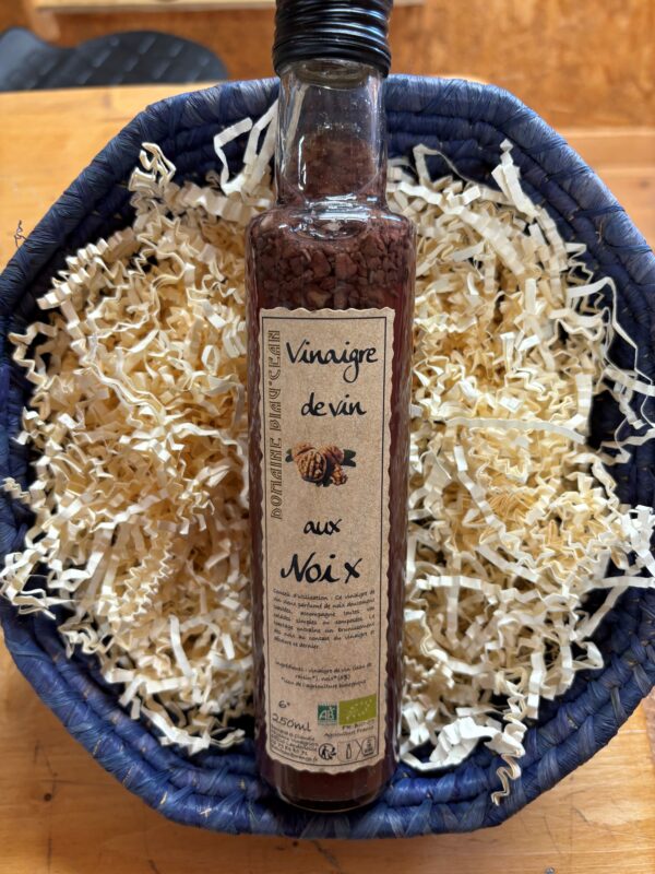 Vinaigre de vin aux noix