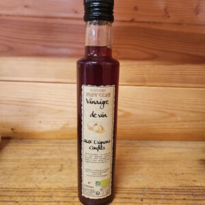 Vinaigre de vin aux oignons confits